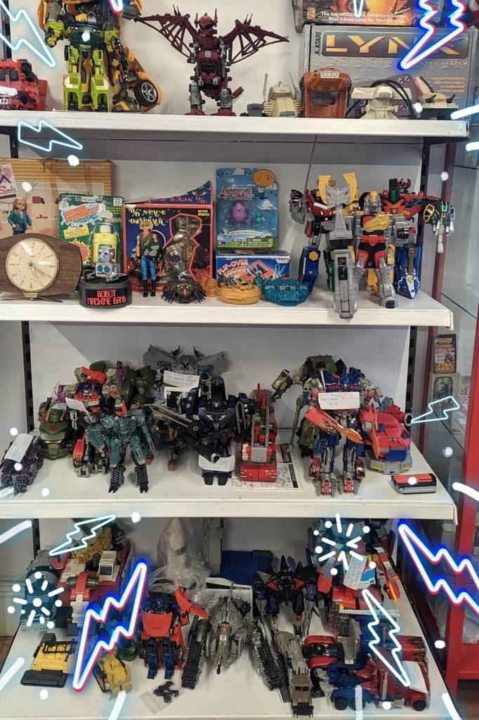 Assorted vintage toys and collectables